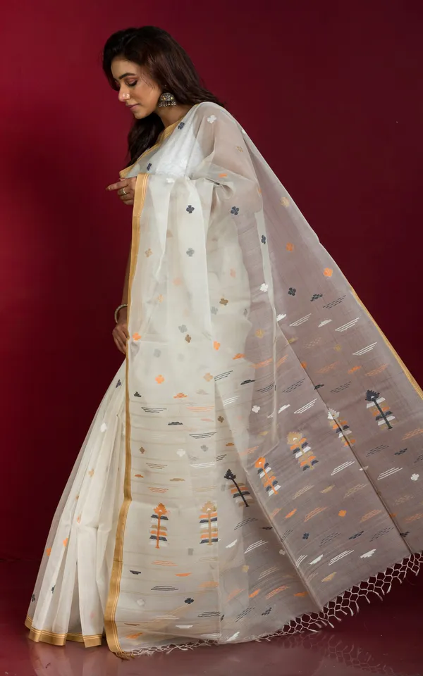 Poth_Contrast_Border_Muslin_Silk_Jamdani_Saree_In_Off_White_Ecru_Pale_Orange_And_Black