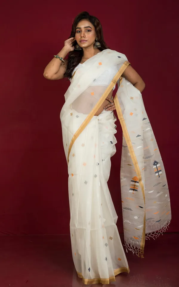 Poth_Contrast_Border_Muslin_Silk_Jamdani_Saree_In_Off_White_Ecru_Pale_Orange_And_Black