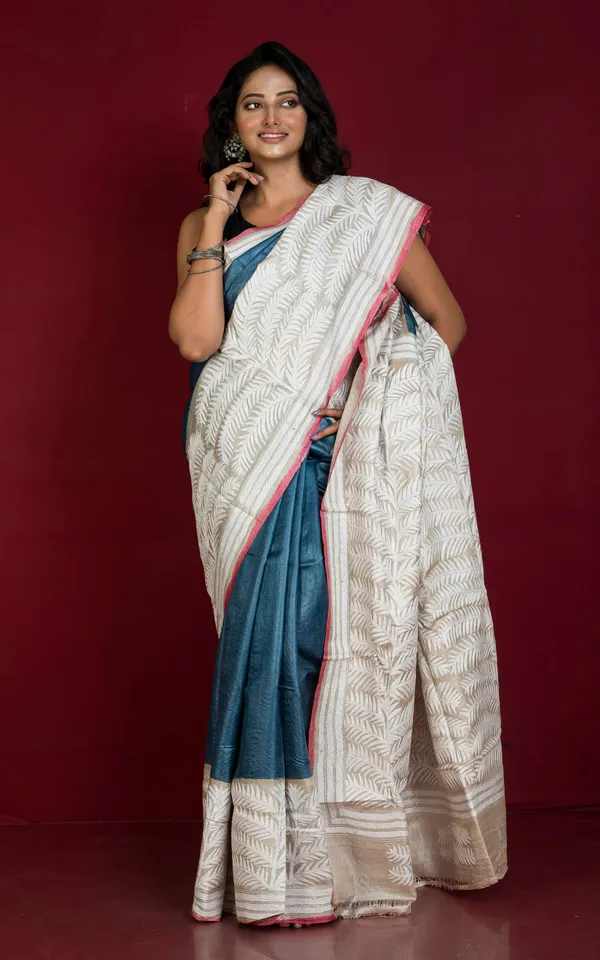 Tie_Dye_Gachi_Tussar_Silk_Hand_Embroidery_Kantha_Stitch_Saree_In_Blue_Gray_Matte_Red_Gold_Beige_And_Off_White_Thread_Work