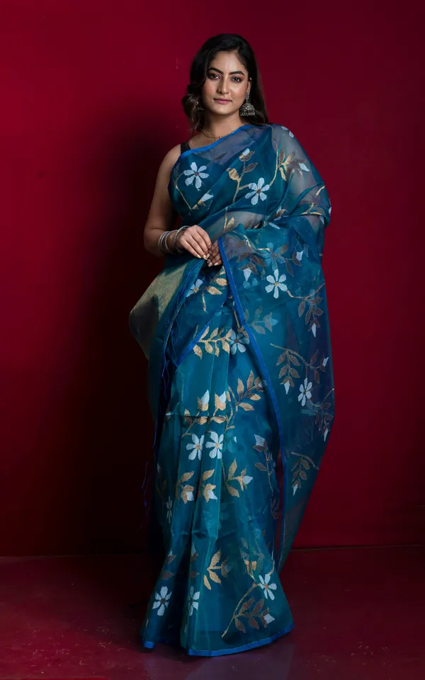 Premium_Poth_Muslin_Silk_Jamdani_Saree_With_Jaal_Floral_Work_In_Peacock_Blue_Off_White_And_Golden