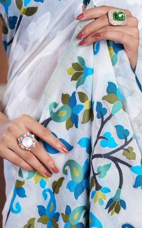 Meenakari_Inspired_Traditional_Woven_Floral_Nakshi_Soft_Jamdani_Saree_In_White_Blue_Green_And_Multicolor