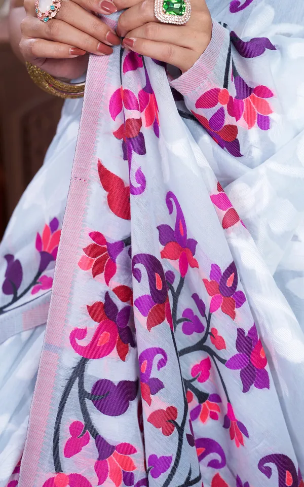 Meenakari_Inspired_Traditional_Woven_Floral_Nakshi_Soft_Jamdani_Saree_In_Light_Gray_Off_White_And_Multicolor