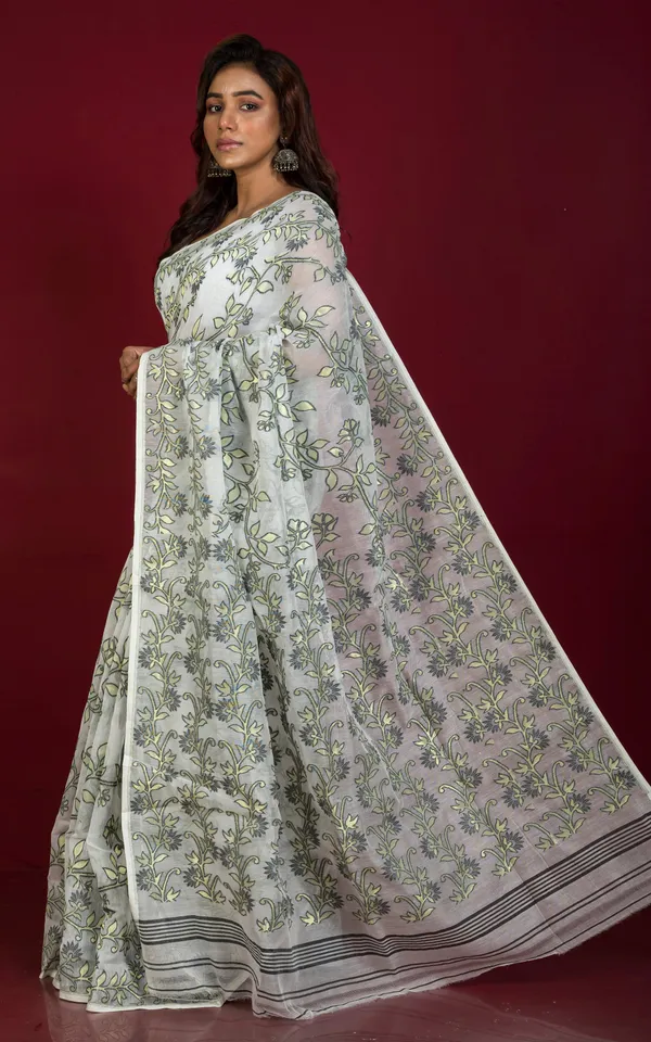 Traditional_Soft_Jamdani_Saree_In_Off_White_Black_And_Gold