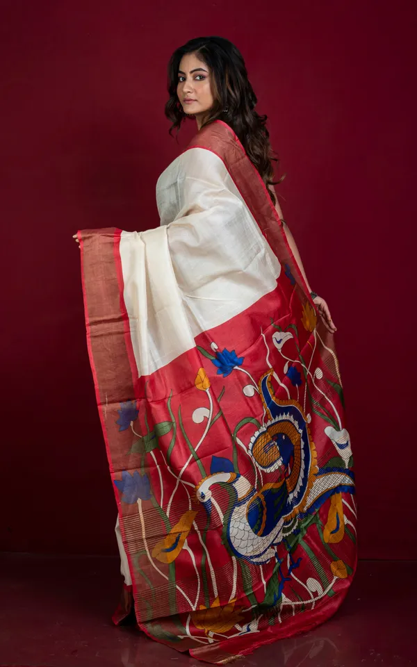 Kalamkari_Printed_Pallu_And_Blouse_Piece_Tussar_Silk_Saree_In_Off_White_Red_And_Multicolor_With_Matte_Finish_Zari_Border