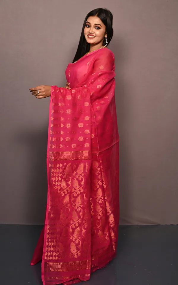 Soft_Woven_Jamdani_Saree_In_Hot_Pink_And_Matt_Golden