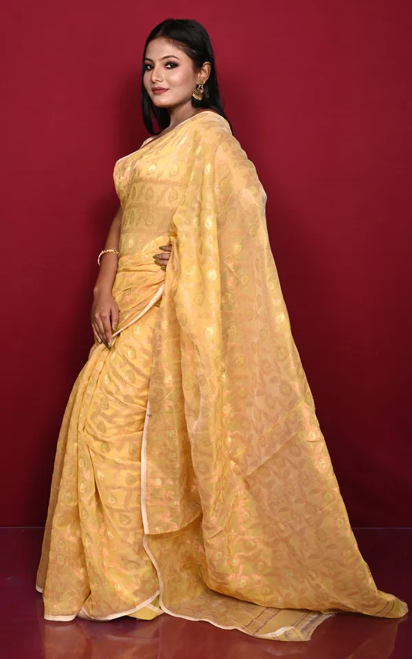 Traditional_Floral_Nakshi_Work_Soft_Brocade_Jamdani_Saree_In_Pastel_Yellow_And_Off_White_With_Copper_And_Muted_Golden_Zari_Nakshi_Work