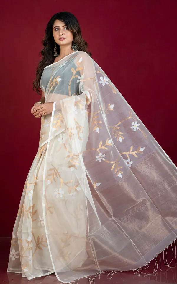 Premium_Poth_Muslin_Silk_Jamdani_Saree_With_Jaal_Floral_Work_In_Off_White_White_And_Golden