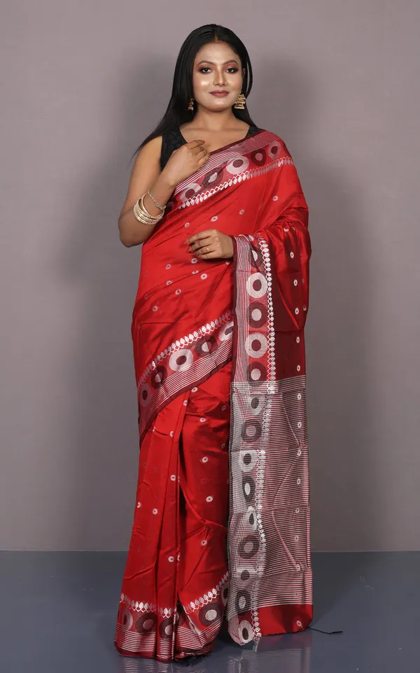 Bengal_Handloom_Soft_Khadi_Cotton_Silk_Saree_In_Rust_And_Off_White