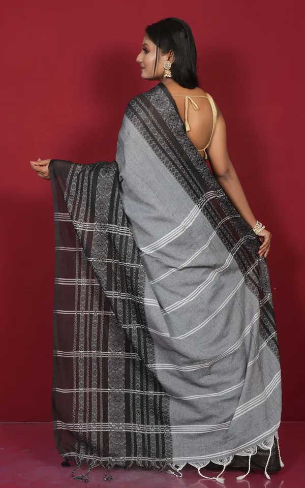 Skirt_Nakshi_Work_Soft_Cotton_Saree_In_Grey_And_Black