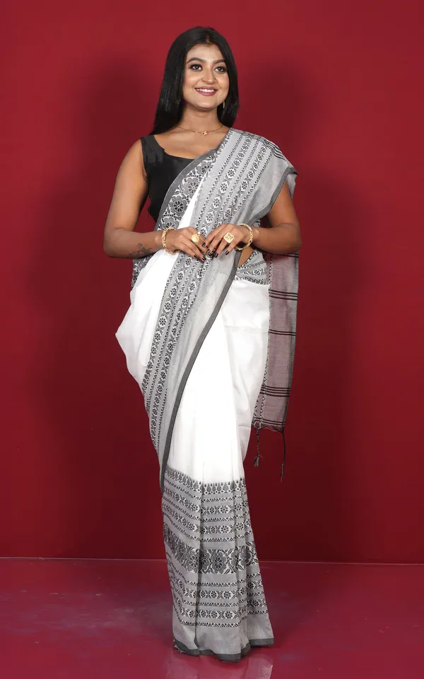 Skirt_Nakshi_Work_Soft_Cotton_Saree_In_White_And_Black