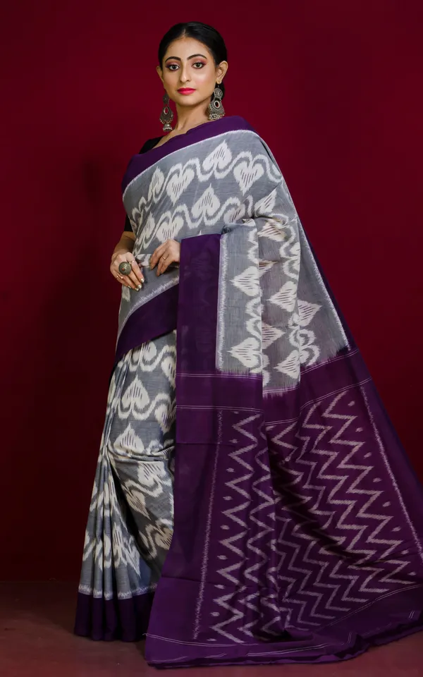 Soft_Mercerized_Cotton_Ikkat_Pochampally_Saree_In_Grey_Off_White_And_Eggplant_Purple
