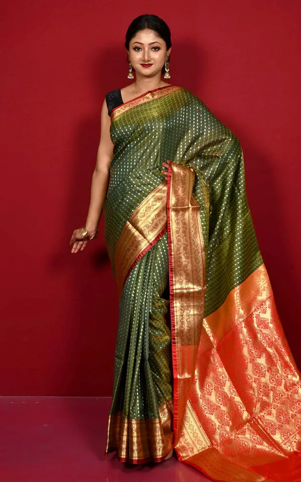 Tan_Chui_Brocade_Kanjivaram_Silk_Saree_In_Dark_Olive_Green_And_Red