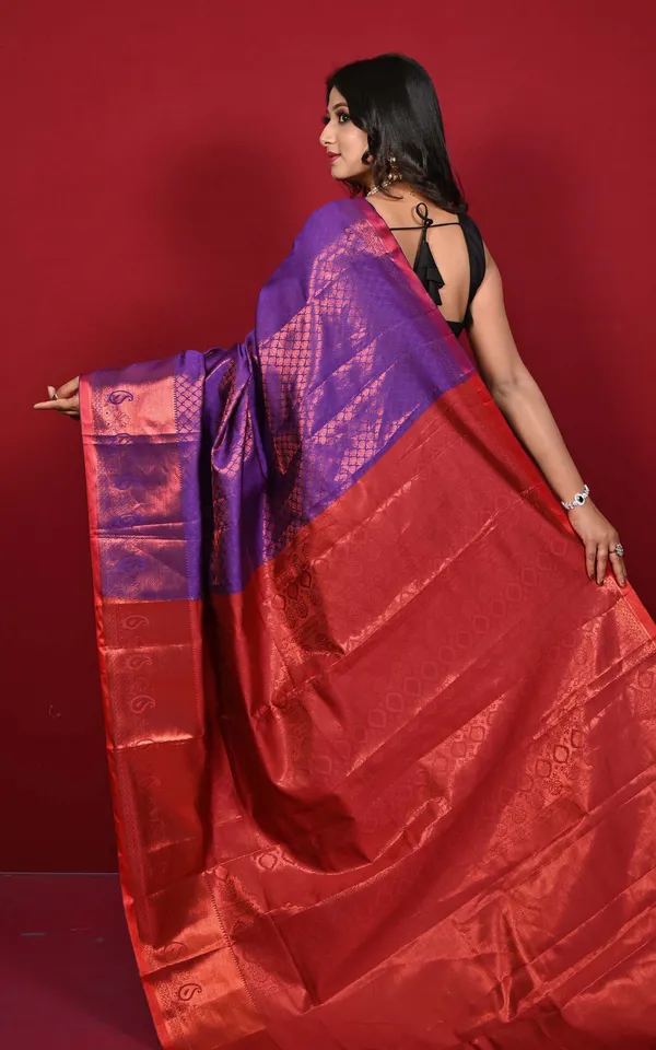 Tan_Chui_Copper_Zari_Nakshi_Woven_Brocade_Kanjivaram_Silk_Saree_In_Purple_And_Red