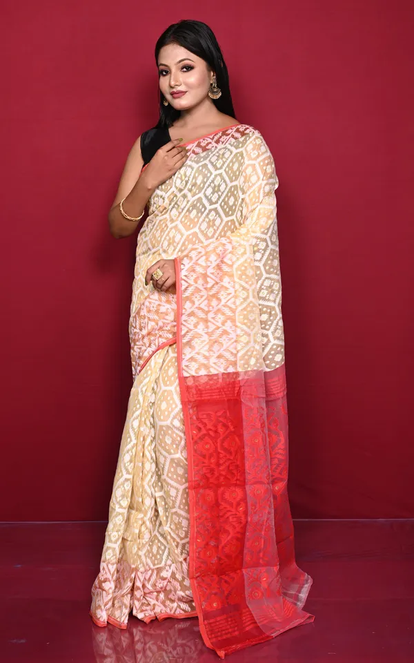 Traditional_Cotton_Muslin_Soft_Jamdani_Saree_In_Beige_Off_White_And_Red