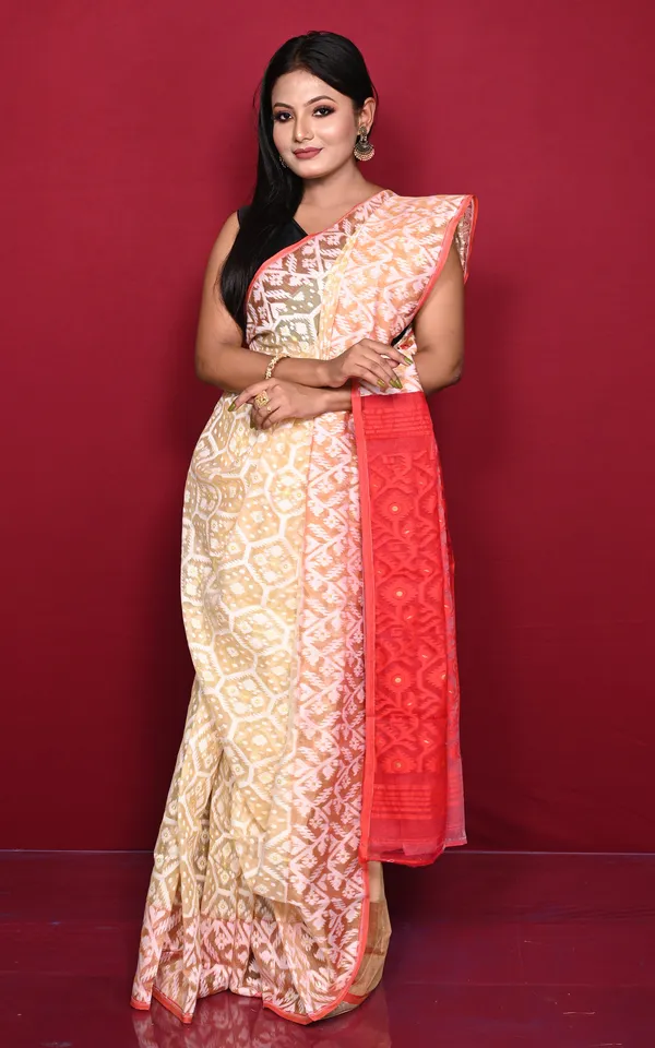 Traditional_Cotton_Muslin_Soft_Jamdani_Saree_In_Beige_Off_White_And_Red
