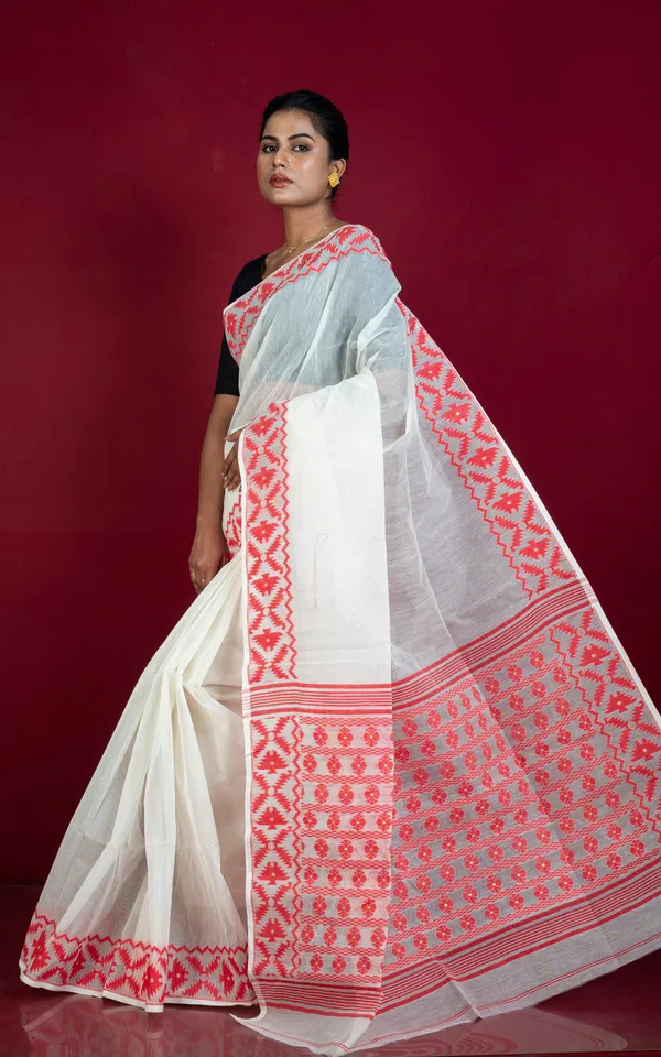 Designer_Body_Plain_With_Woven_Jamdani_Border_And_Pallu_Cotton_Muslin_Saree_In_Off_White_And_Red