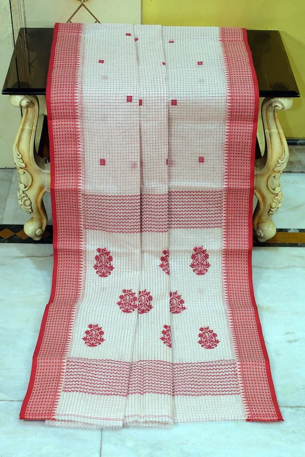 Medium_Size_Thread_Nakshi_Border_Premium_Quality_Bengal_Handloom_Self_Micro_Check_Cotton_Saree_In_Off_White_And_Red