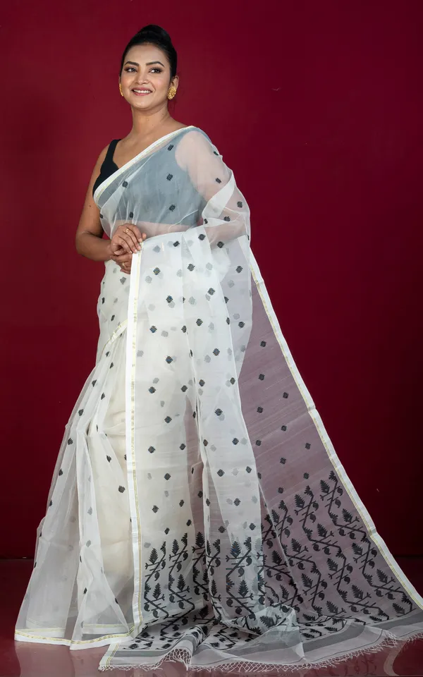 Hand_Woven_Satin_Silk_Slim_Border_Solapuri_Soft_Muslin_Silk_Jamdani_Saree_With_Needle_Karat_Pallu_In_Off_White_Black_And_Golden