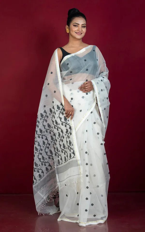 Hand_Woven_Satin_Silk_Slim_Border_Solapuri_Soft_Muslin_Silk_Jamdani_Saree_With_Needle_Karat_Pallu_In_Off_White_Black_And_Golden
