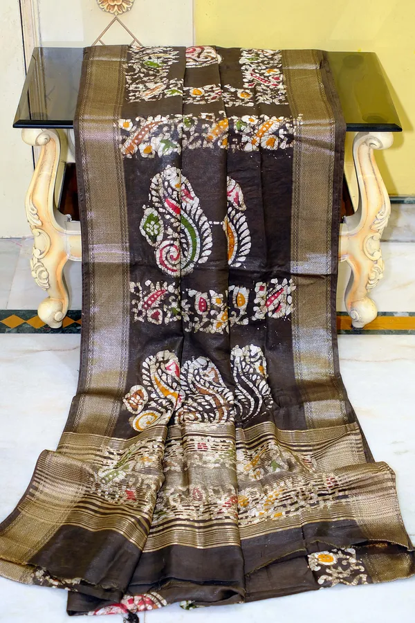 Printed_Batik_Soft_Chanderi_Silk_Saree_In_Wood_Bark_Brown_Beige_And_Multicolor