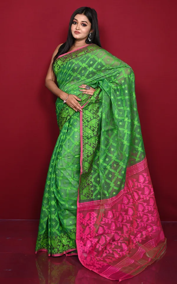 Traditional_Cotton_Muslin_Soft_Jamdani_Saree_In_Bright_Green_And_Hot_Pink