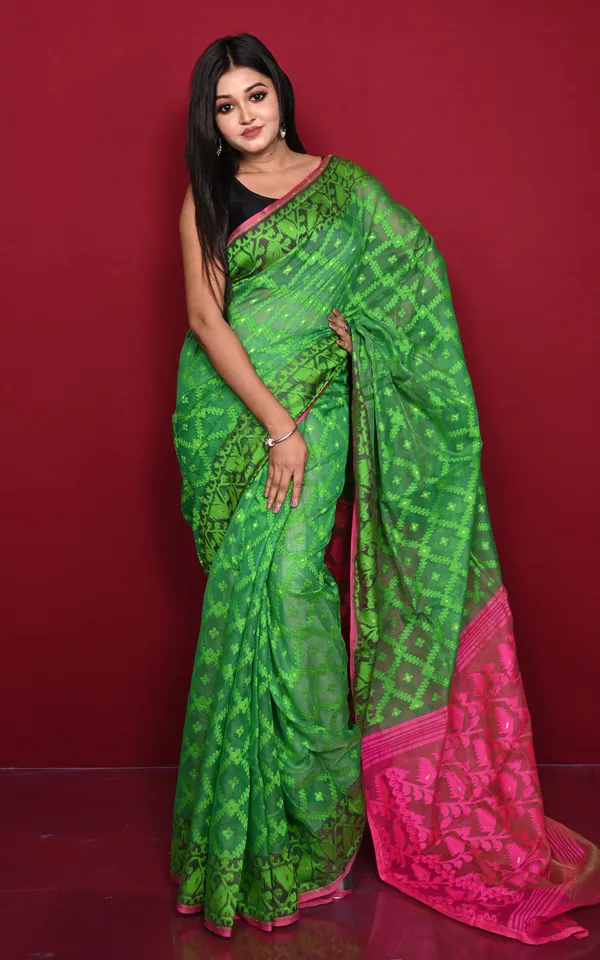 Traditional_Cotton_Muslin_Soft_Jamdani_Saree_In_Bright_Green_And_Hot_Pink