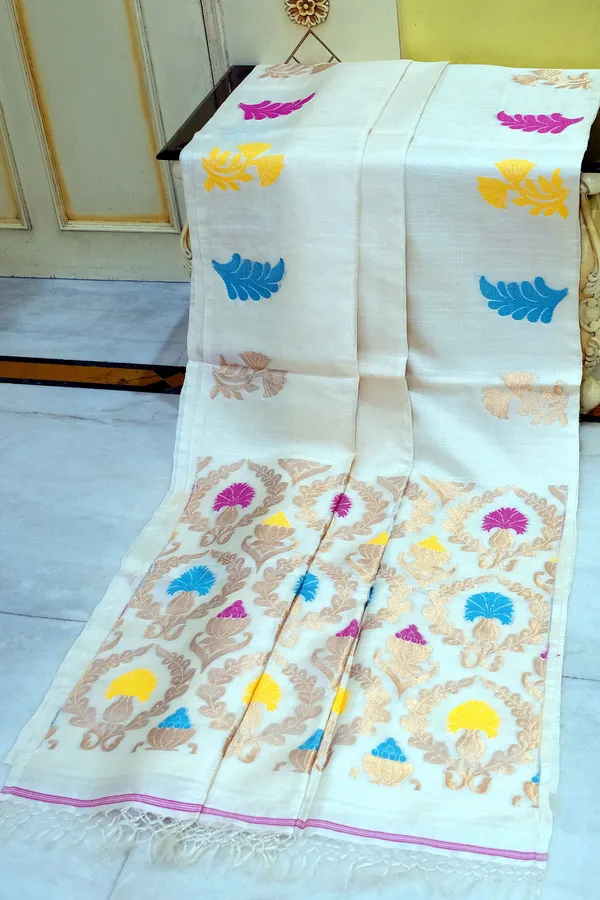 Premium_Quality_Tussar_Valkalam_Silk_With_Meenakari_Rich_Pallu_In_Off_White_Multicolor_And_Natural_Golden