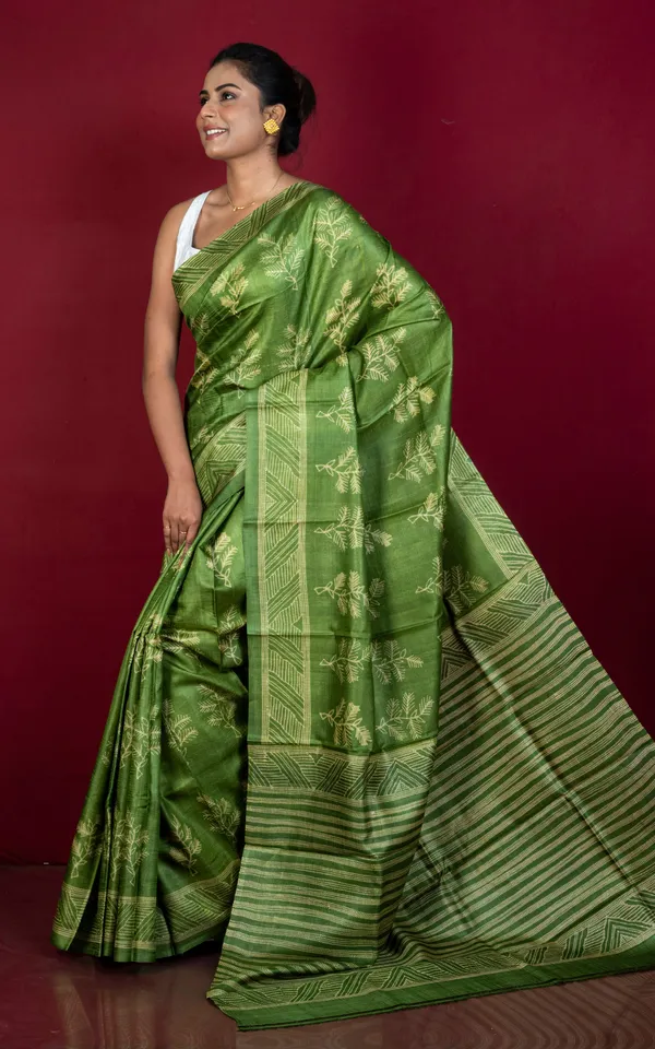 Hand_Kantha_Work_Printed_Pure_Silk_Saree_In_Verdun_Green_And_Beige