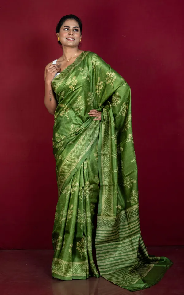 Hand_Kantha_Work_Printed_Pure_Silk_Saree_In_Verdun_Green_And_Beige