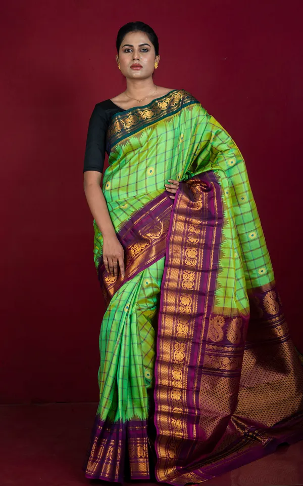 Exclusive_Woven_Mahapar_Ganga_Jamuna_Border_Checks_Gadwal_Silk_Saree_In_Apple_Green_Palatinate_Purple_Sherpa_Blue_And_Golden_Zari_Weave