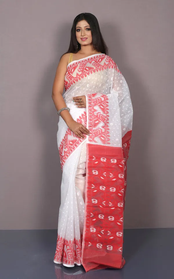 Traditional_Karat_Nakshi_Work_Cotton_Muslin_Soft_Jamdani_Saree_In_Off_White_And_Red