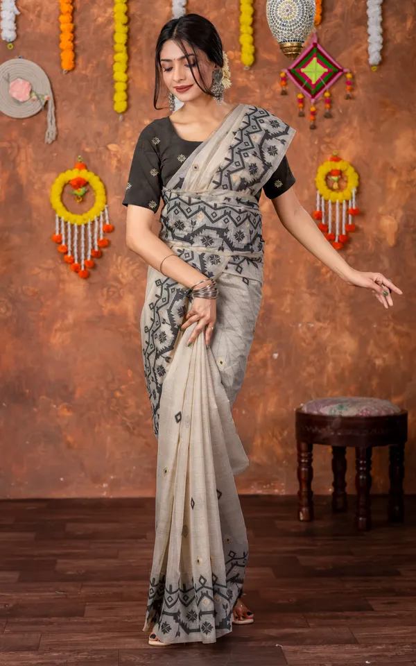Tantuja_Inspired_Traditional_Karat_Needle_Nakshi_Jaal_Work_Soft_Jamdani_Saree_In_Beige_Black_And_Matte_Golden