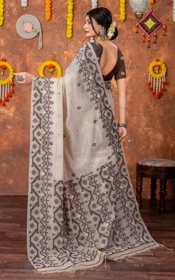 Tantuja_Inspired_Traditional_Karat_Needle_Nakshi_Jaal_Work_Soft_Jamdani_Saree_In_Beige_Chocolate_Brown_And_Matte_Golden