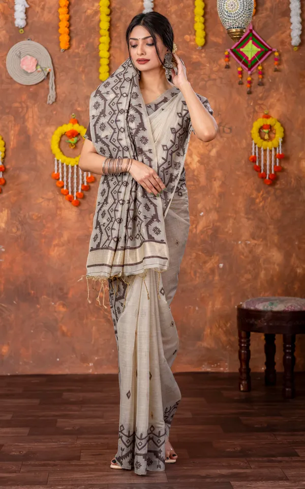 Tantuja_Inspired_Traditional_Karat_Needle_Nakshi_Jaal_Work_Soft_Jamdani_Saree_In_Beige_Chocolate_Brown_And_Matte_Golden