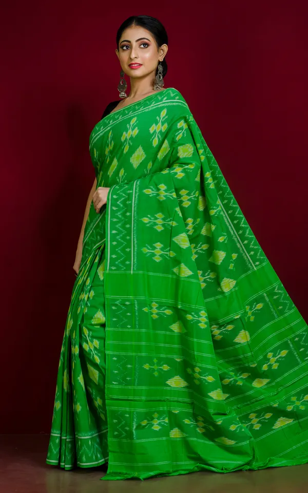 Soft_Mercerized_Cotton_Ikkat_Pochampally_Saree_In_Parakeet_Green_Lime_Green_And_Off_White
