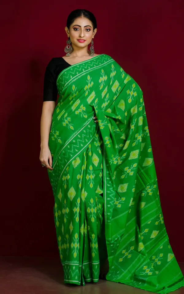 Soft_Mercerized_Cotton_Ikkat_Pochampally_Saree_In_Parakeet_Green_Lime_Green_And_Off_White