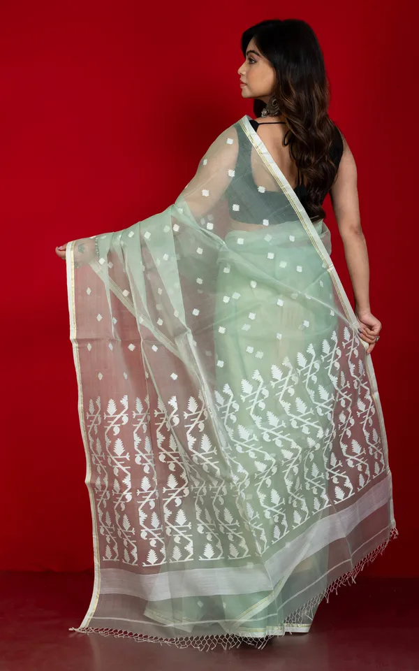 Hand_Woven_Satin_Silk_Slim_Border_Solapuri_Soft_Muslin_Silk_Jamdani_Saree_With_Needle_Karat_Pallu_In_Laurel_Green_Off_White_And_Golden