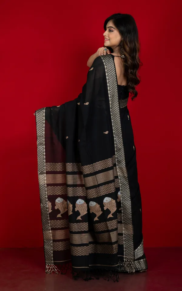Premium_Quality_Double_Warp_Soft_Pure_Cotton_Bomkai_Saree_In_Black_Dutch_White_And_Off_White