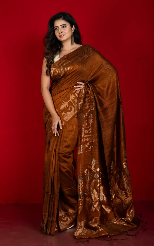 Premium_Quality_Double_Warp_Pure_Matka_Silk_Jamdani_Saree_In_Raw_Umber_Antique_Gold_And_Antique_Silver
