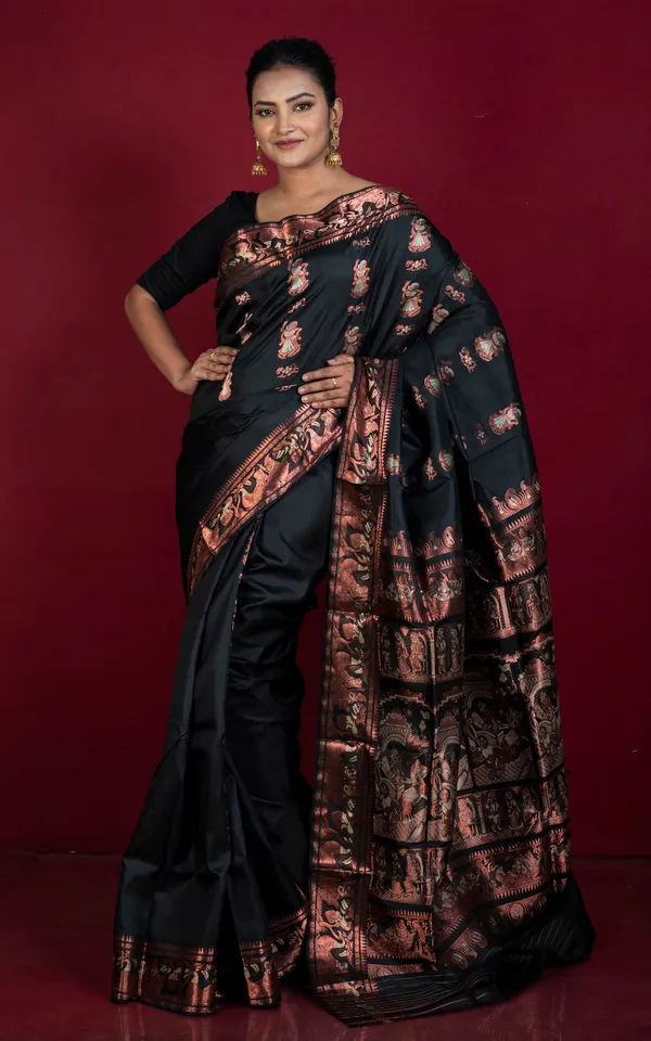 Hand_Woven_Swarnachari_Pure_Silk_Saree_In_Black_Off_White_And_Copper