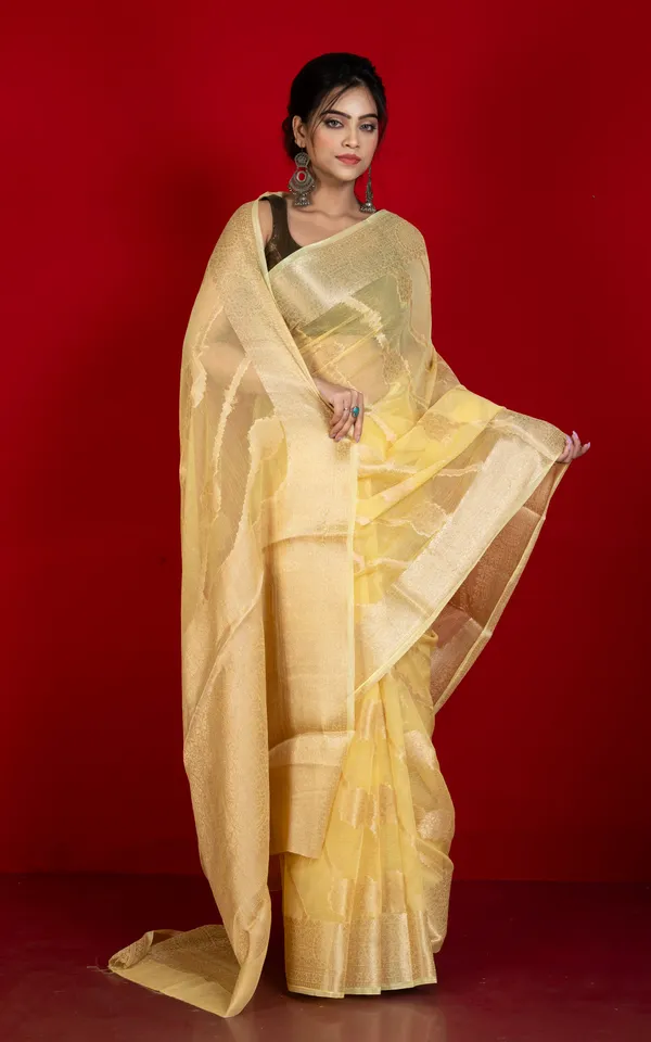 Soft_And_Fine_Crushed_Aara_Nakshi_Work_Semi_Georgette_Banarasi_Saree_In_Pastel_Yellow_And_Matte_Gold
