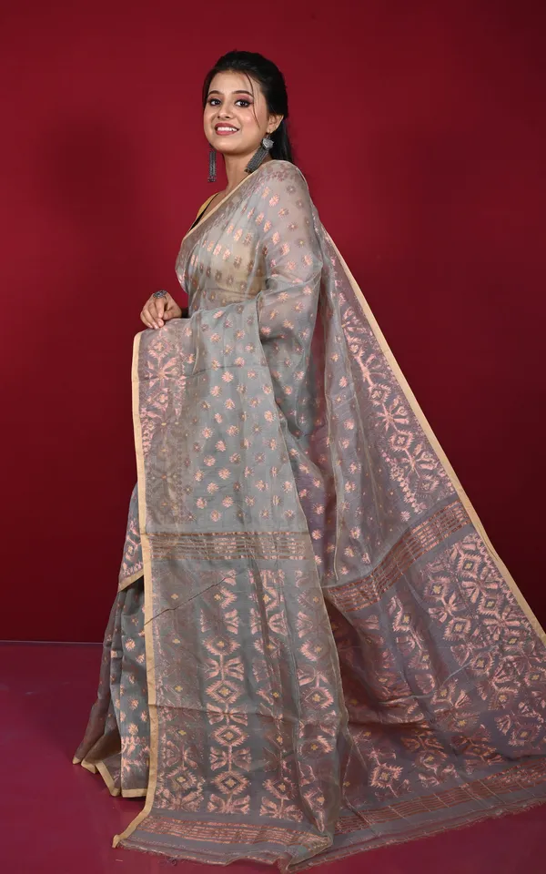 Soft_Zari_Brocade_Dhakai_Jamdani_Saree_In_Mountain_Mist_Beige_And_Copper