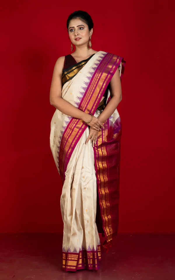 Exclusive_Woven_Ganga_Jamuna_Border_Gadwal_Silk_Saree_In_Pearl_Bush_Onyx_Black_Purplish_Red_And_Golden_Zari_Weave