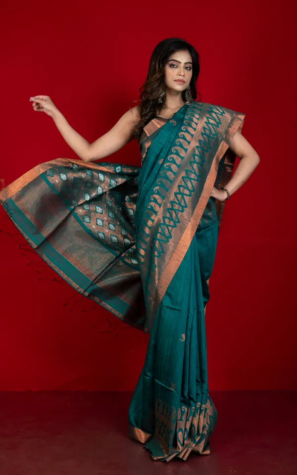 Woven_Paisley_Motif_Work_Premium_Tussar_Raw_Silk_Jamdani_Saree_In_Teal_Green_And_Copper