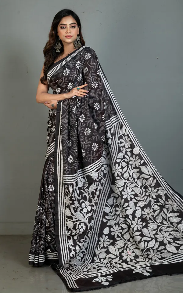 Hand_Embroidery_Blended_Silk_Kantha_Work_Saree_In_Soot_Black_And_Off_White_Thread_Work