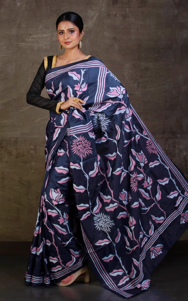 Hand_Embroidery_Blended_Silk_Kantha_Work_Saree_In_Dusky_Blue_Dull_Pink_And_Off_White_Thread_Work