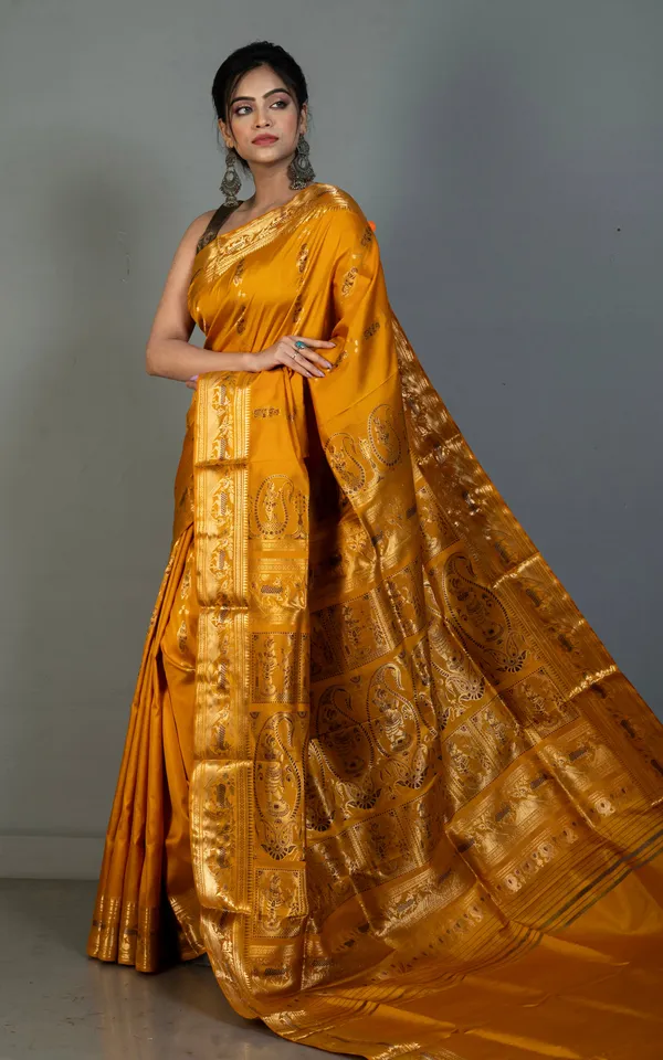 Hand_Woven_Swarnachari_Pure_Silk_Saree_In_Bee_Yellow_Dark_Brown_And_Matte_Golden