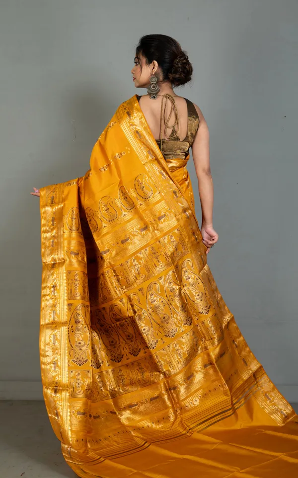 Hand_Woven_Swarnachari_Pure_Silk_Saree_In_Bee_Yellow_Dark_Brown_And_Matte_Golden