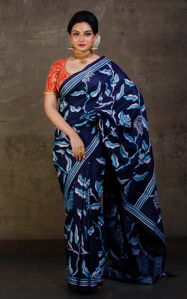 Hand_Embroidery_Blended_Silk_Kantha_Work_Saree_In_Navy_Blue_Off_White_And_Sky_Blue_Thread_Work
