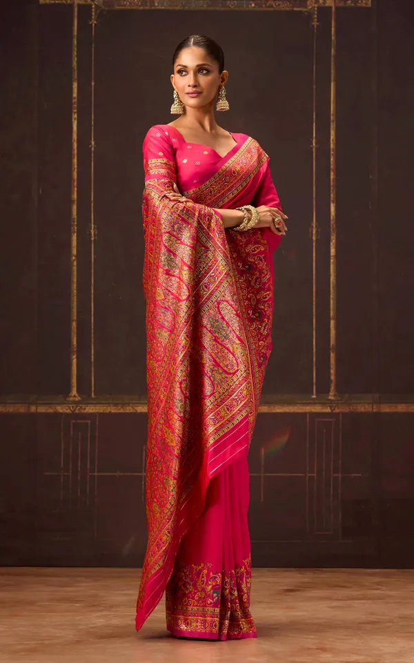 Position_Print_Thread_Work_Designer_Soft_Kani_Silk_Saree_In_Raspberry_Pink_Antique_Golden_And_Multicolor